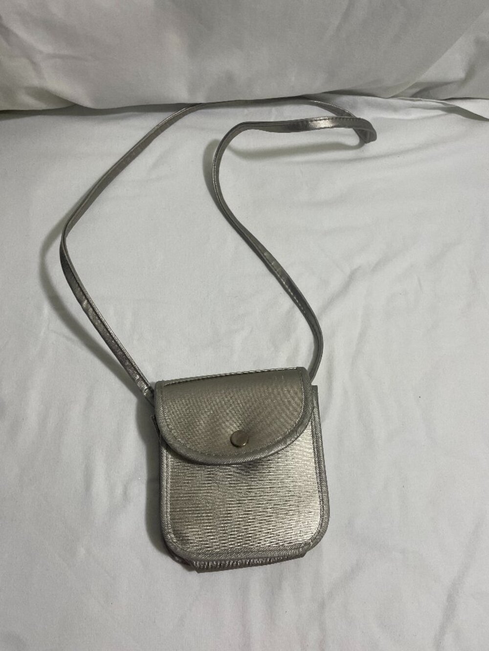 Mary Kay Silver Metallic Mini Crossbody Shoulder Bag Organizer Travel Purse